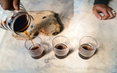 Cómo organizar una cata de café en casa: guía práctica y consejos